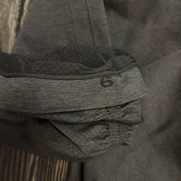 ๐ Lululemon Size 6 In The Flow Crop II Leggings Seamless Capri Ruched Yoga ๐ - Picture 3 of 3